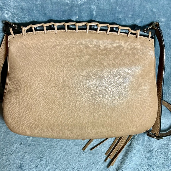 Gucci Bamboo Nouveau Camellia Medium
Fringe Bag - Picture 13 of 17